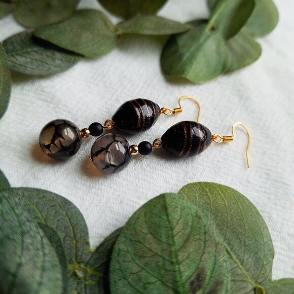 Spiderweb Agate Gold Earrings, Whimsigoth Crystal Earrings, Vintage Inspired - Picture 4 of 8